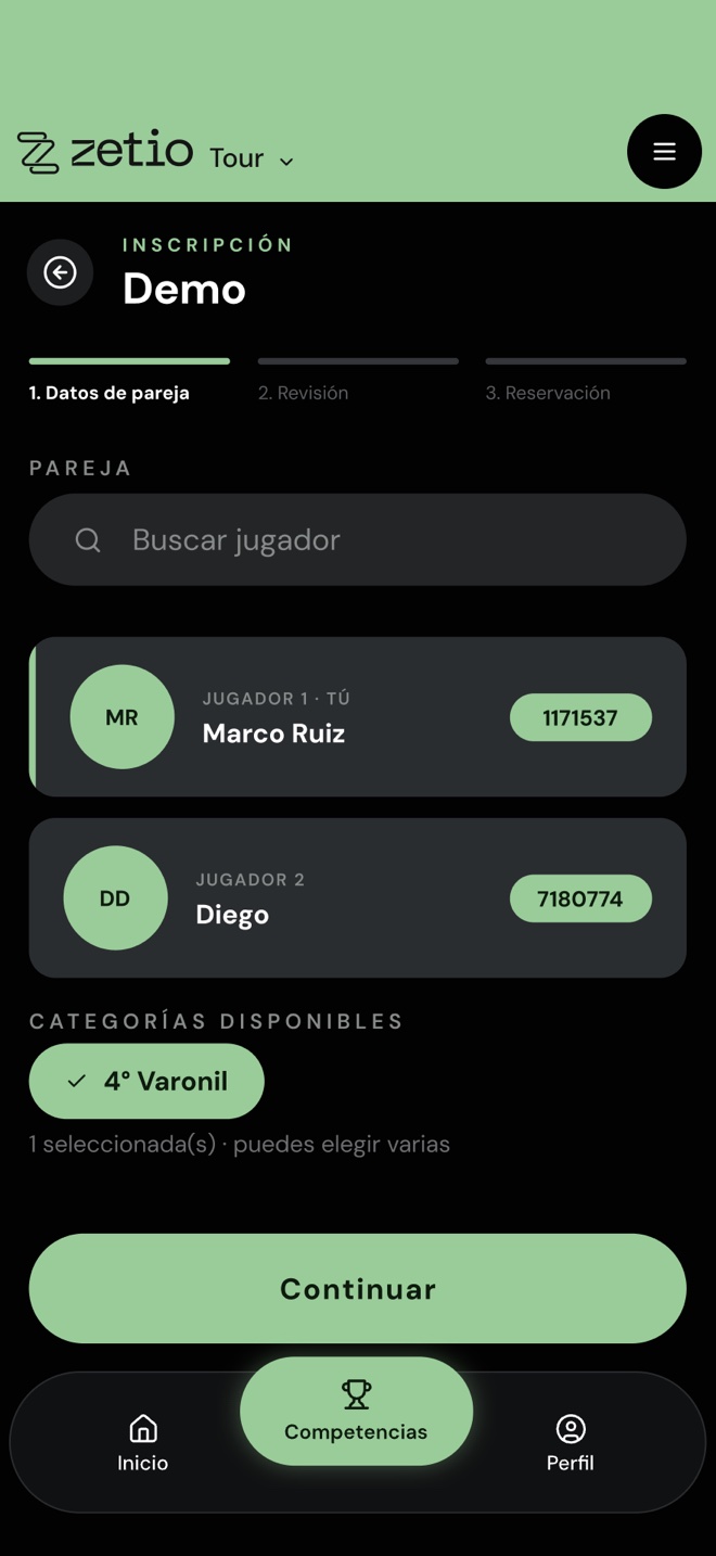 Primer paso de la inscripción con los dos jugadores de la pareja, la categoría 4° Varonil seleccionada y el botón Continuar